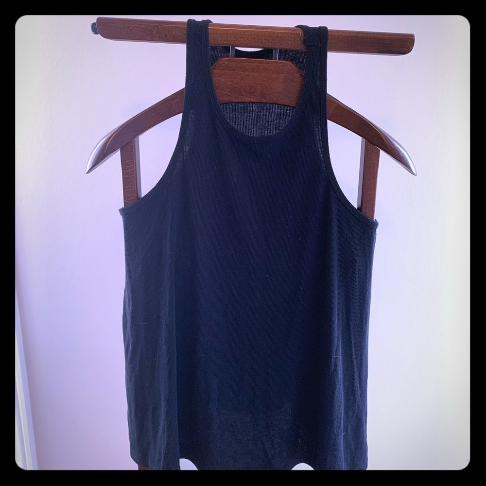 🌸Tank top🌸 - Picture 1 of 3